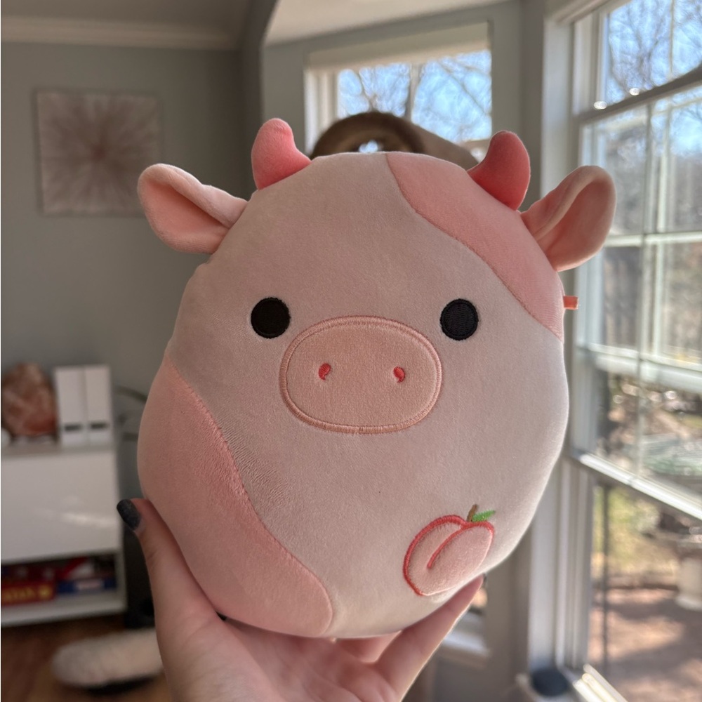 Lilaz the Squishmallow Pink Peach Cow NWT 8in